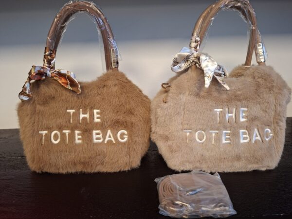 Fluffie draagbaar&handtas