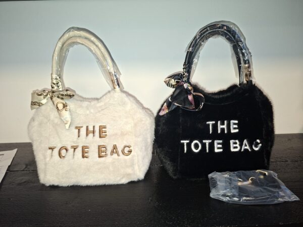 Fluffie draagbaar&handtas