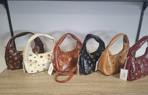 Draagbare tas met studs